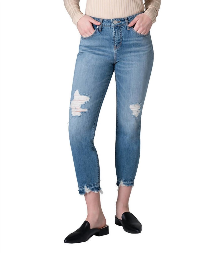 Front of a model wearing a size 10/30 Carter Mid Rise Girlfriend Jean In Savannah in Savannah by JAG. | dia_product_style_image_id:350624